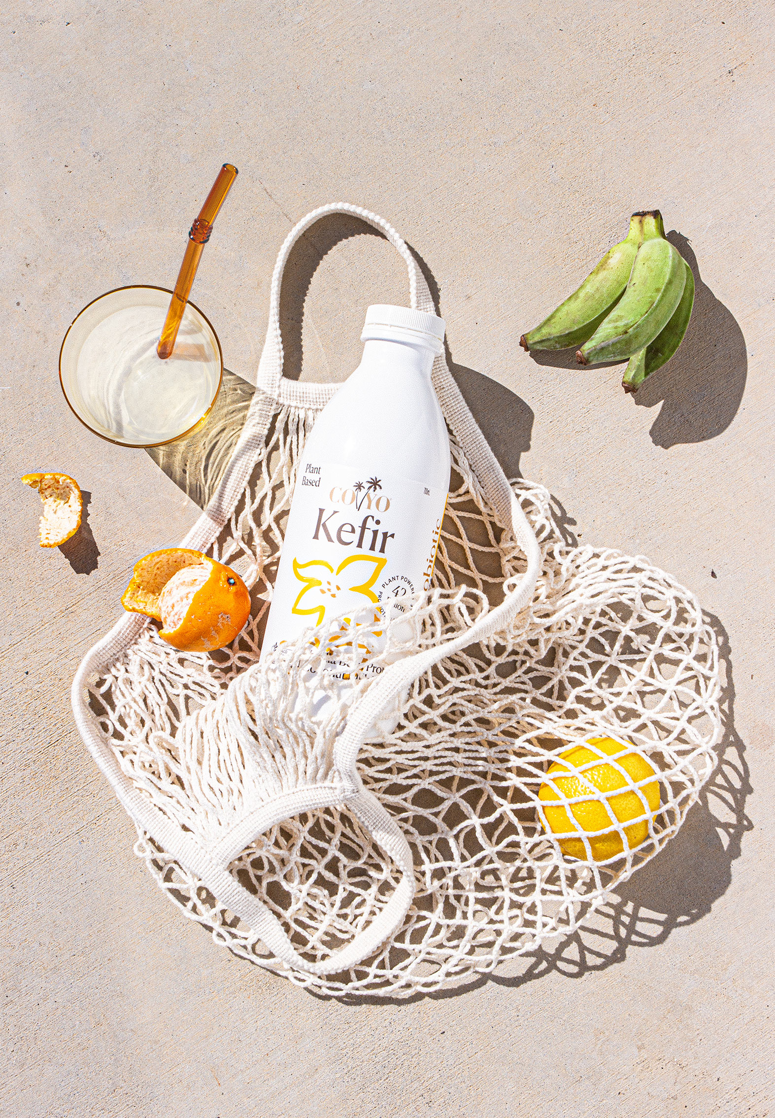 007kef Coyokefir Vanilla 700ml In Market Bag With Green Banana 1335