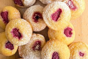 Mini Raspberry Custard Muffins 169028 2